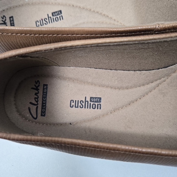 Clarks Brown Loafers - Picture 5 of 7
